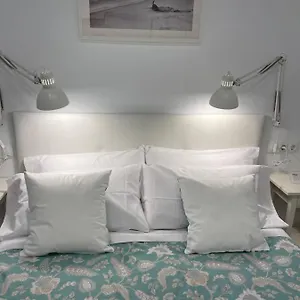 https://nuestro-rinconcito-del-soho.hotelsinnerja.org