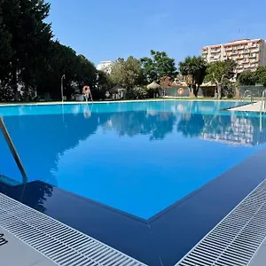 https://nuevo-apartamento-con-piscina-a-500m-de-la-playa-en.es-andalucia.com